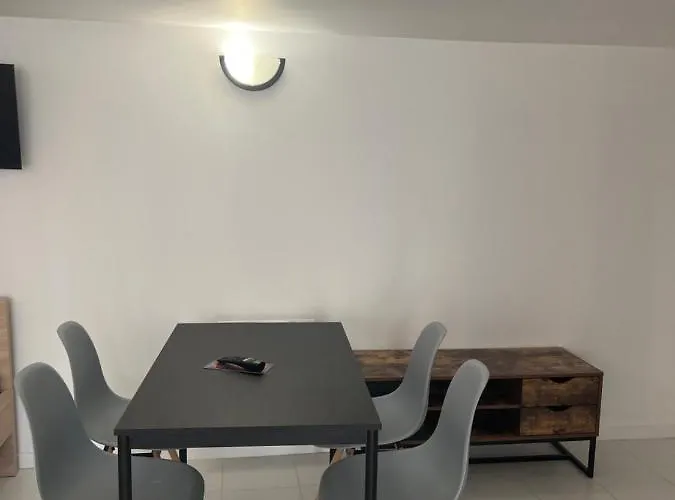 Chaudari Guest House