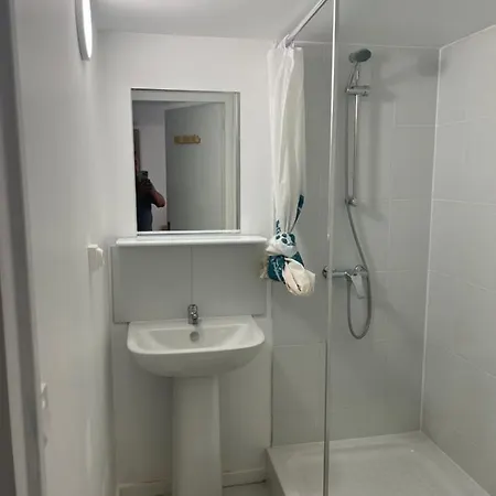 Chaudari Guest House Palaiseau Exterior photo