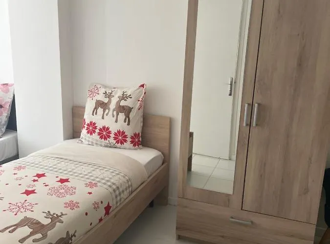 Chaudari Guest House